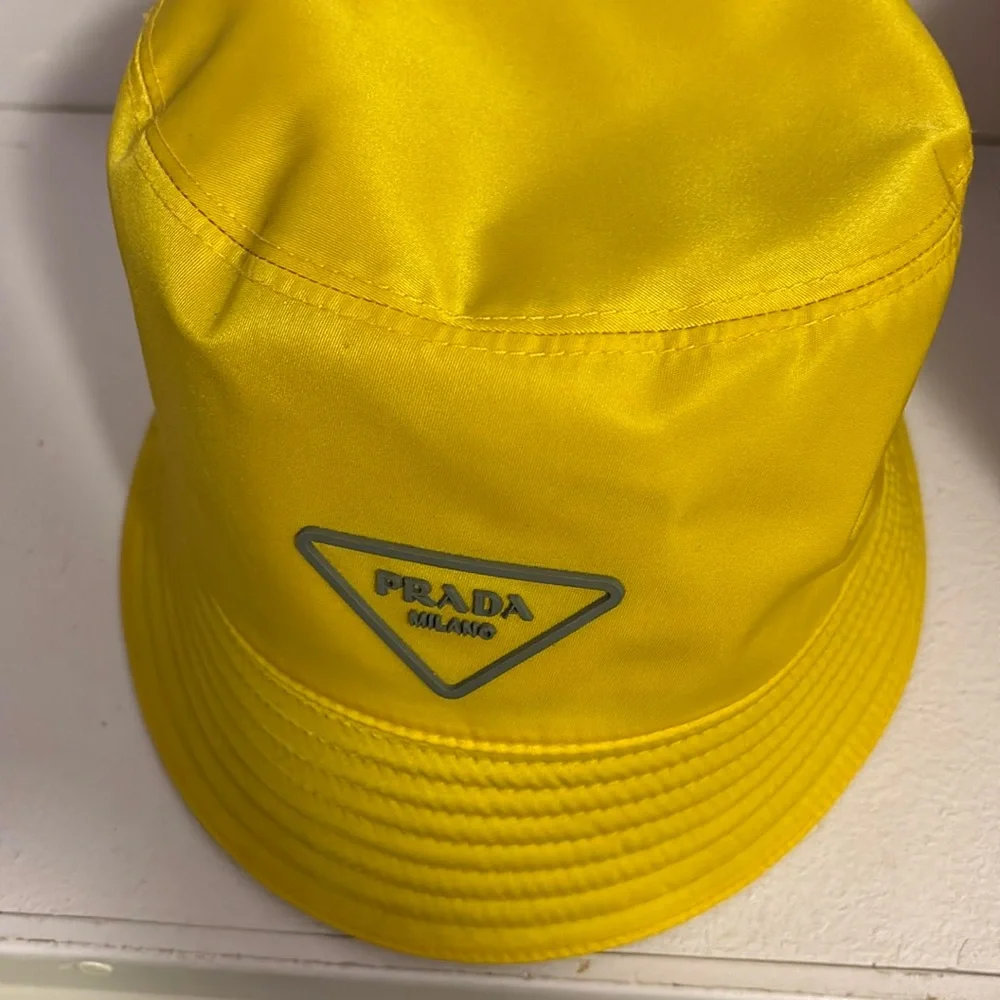 Women’s Prada hat - Picture 1 of 3